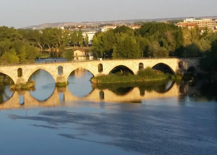 招待所 艾尔阿布罗旅馆 3*